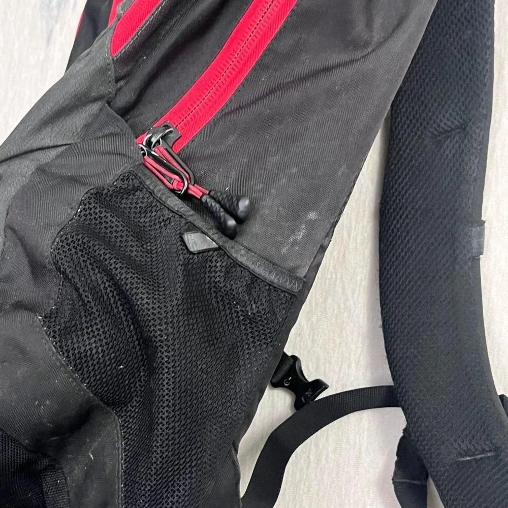 The North Face Jester‎ Backpack Black Red FlexVent 19